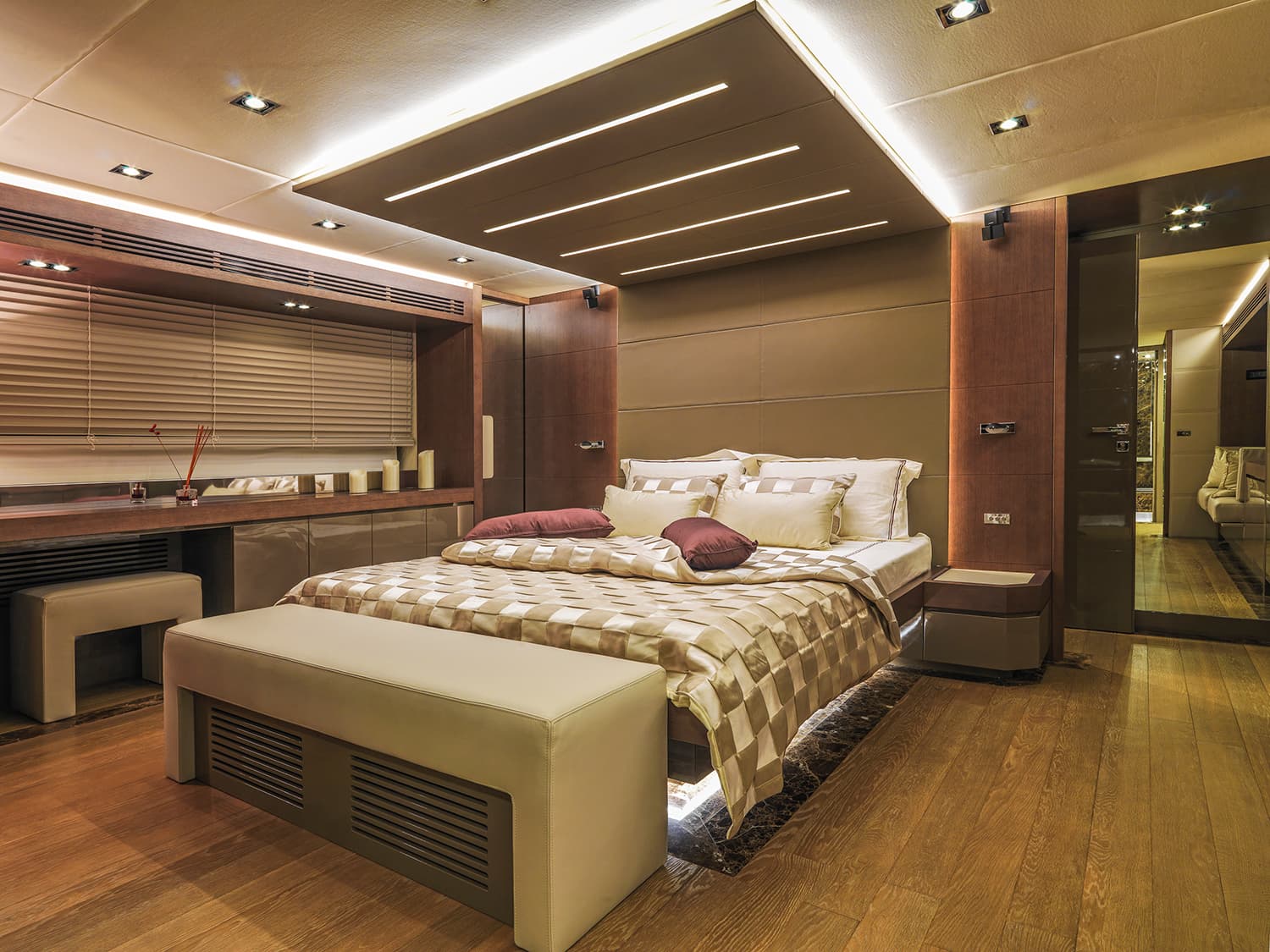 Amer 94 Ultra Luxury Motor Yacht (12) — photo 4 of 6