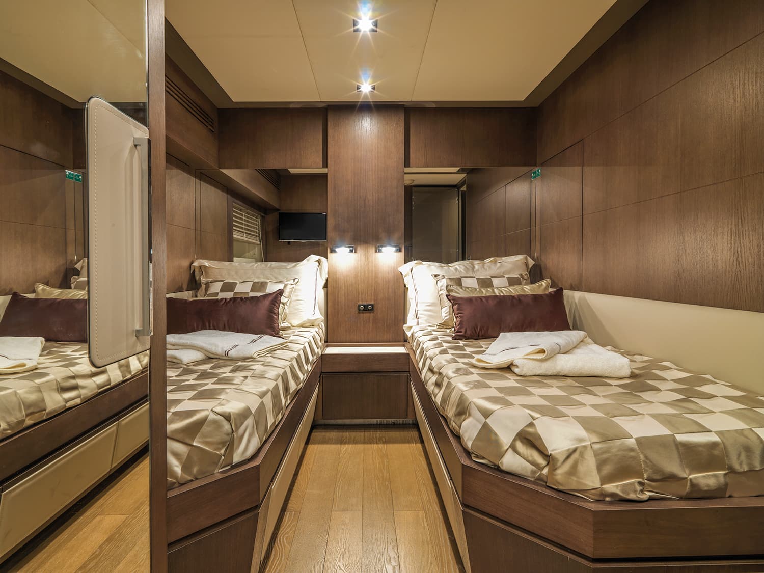 Amer 94 Ultra Luxury Motor Yacht (12) — photo 5 of 6