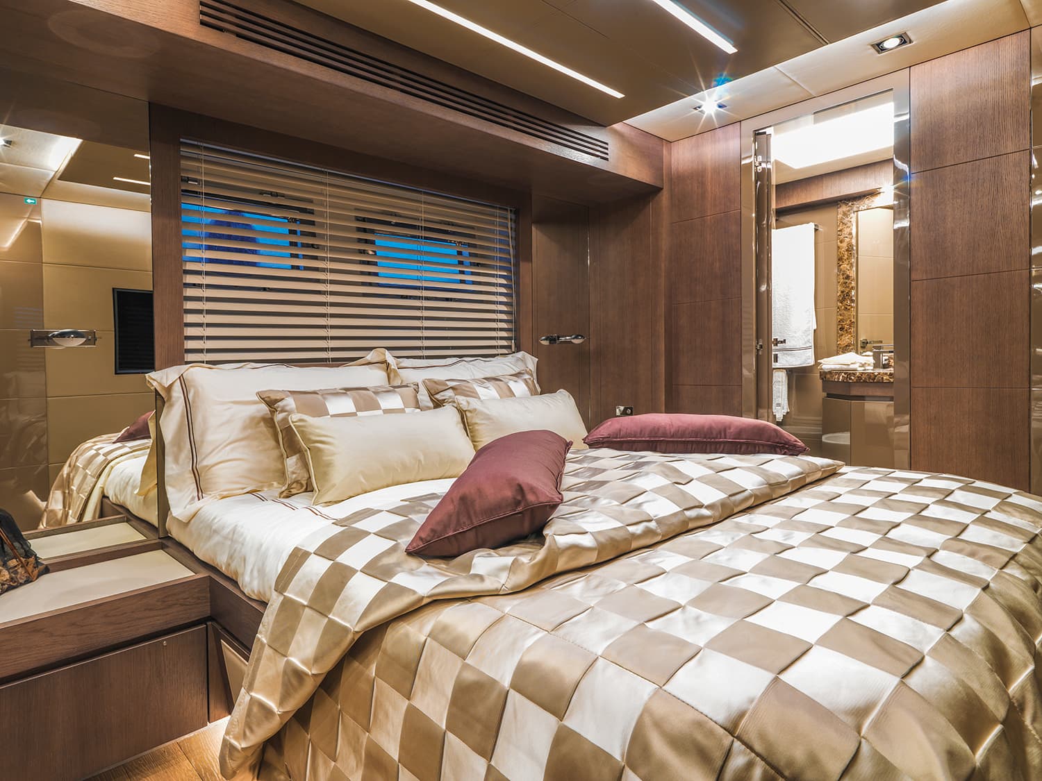 Amer 94 Ultra Luxury Motor Yacht (12) — photo 6 of 6