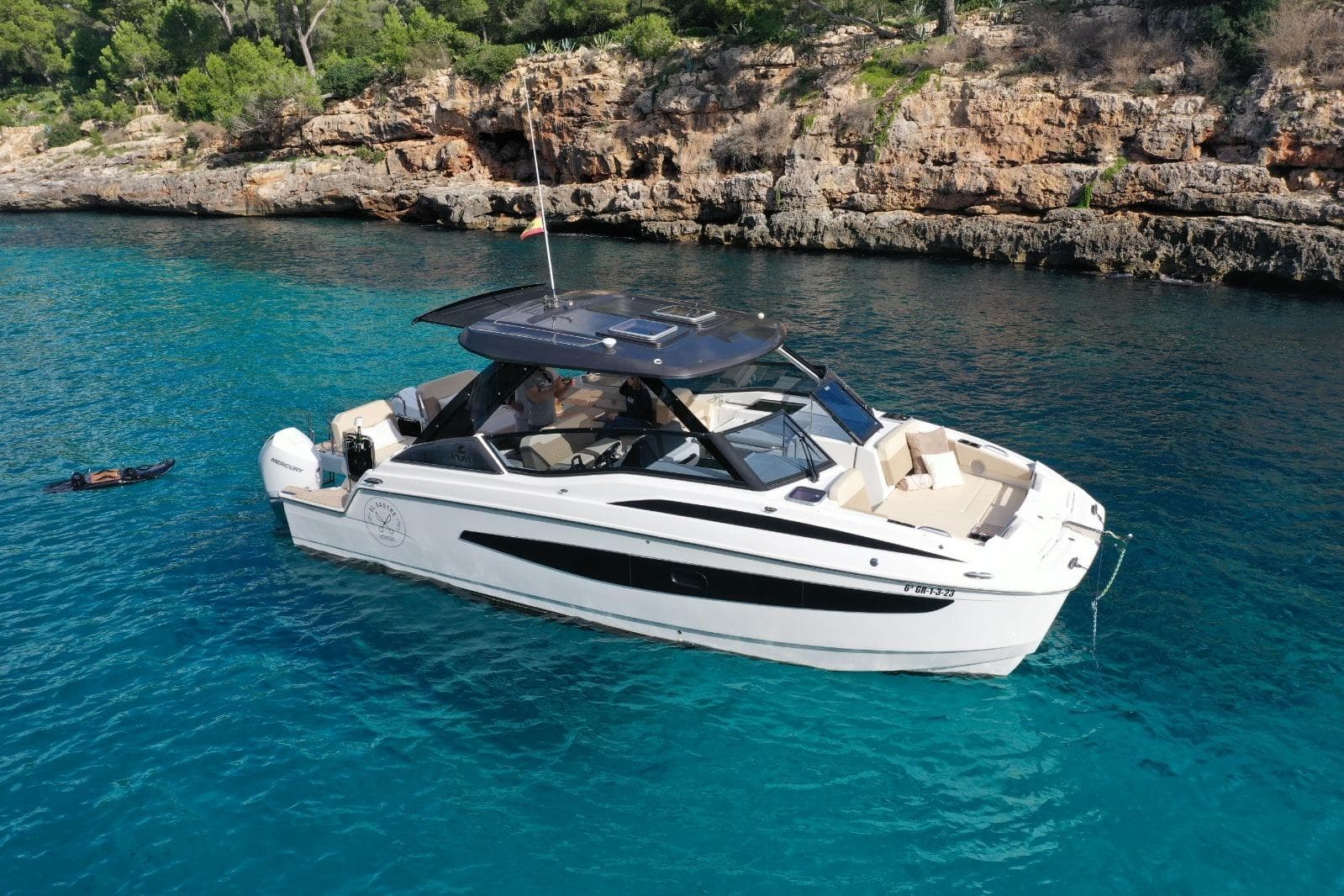 Aquila 32 Sport Cat