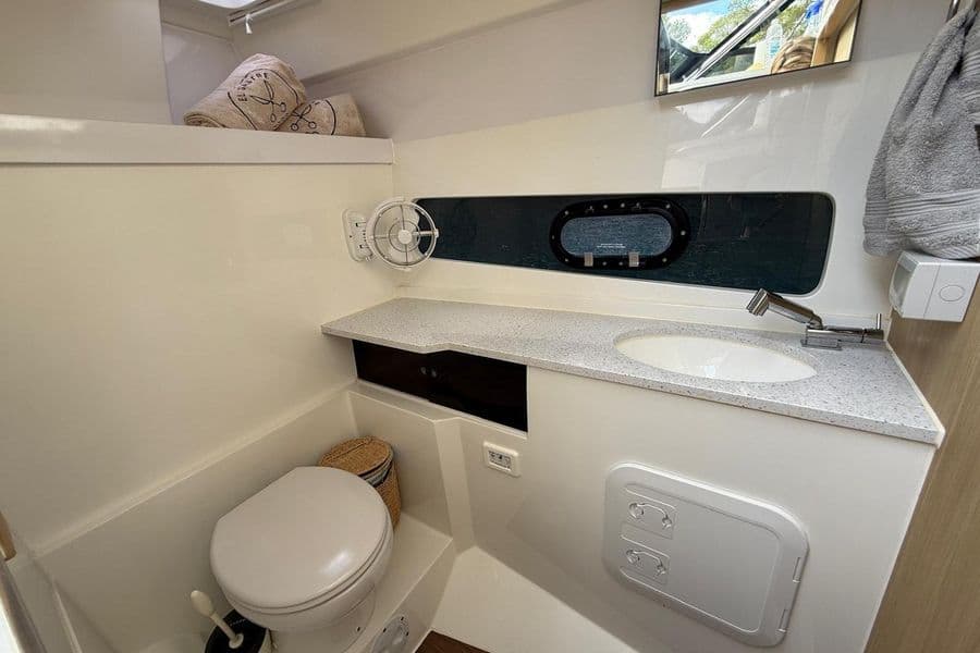 Aquila 32 Sport Cat (8) — photo 8 of 8