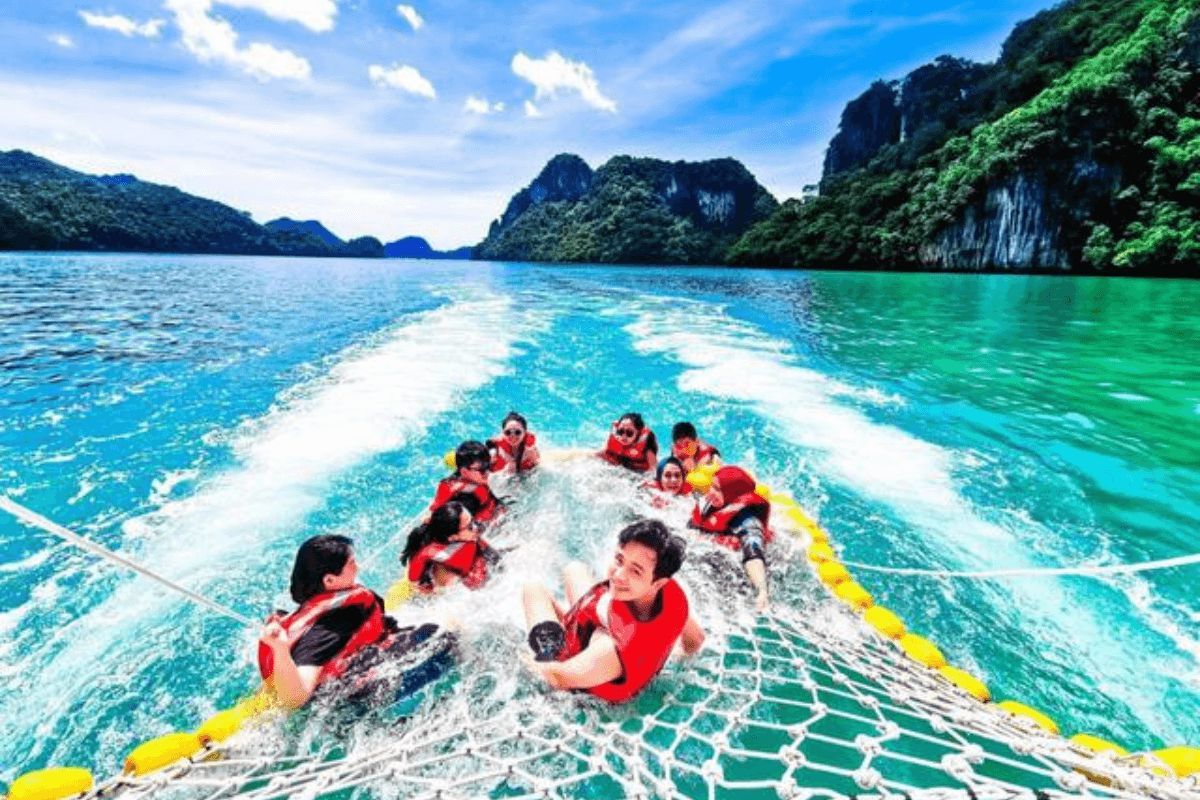 Private Premium Amoi 2 Catamaran 5hr (A/C) photo 2