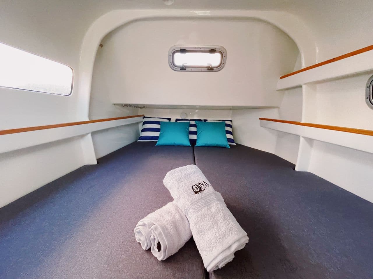 Rubylite 31ft Charter photo 3