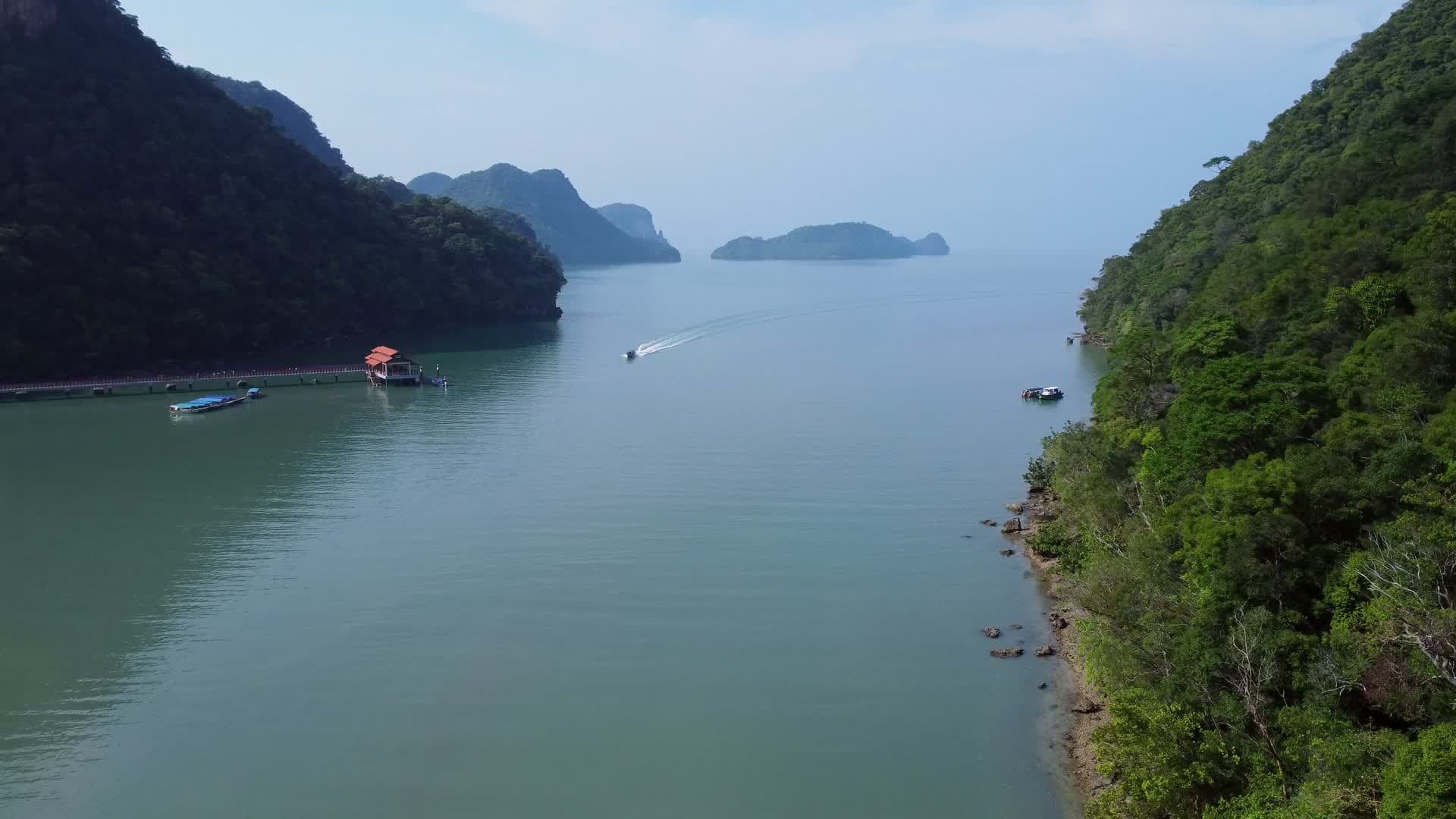 Pesisir pantai Langkawi dari udara