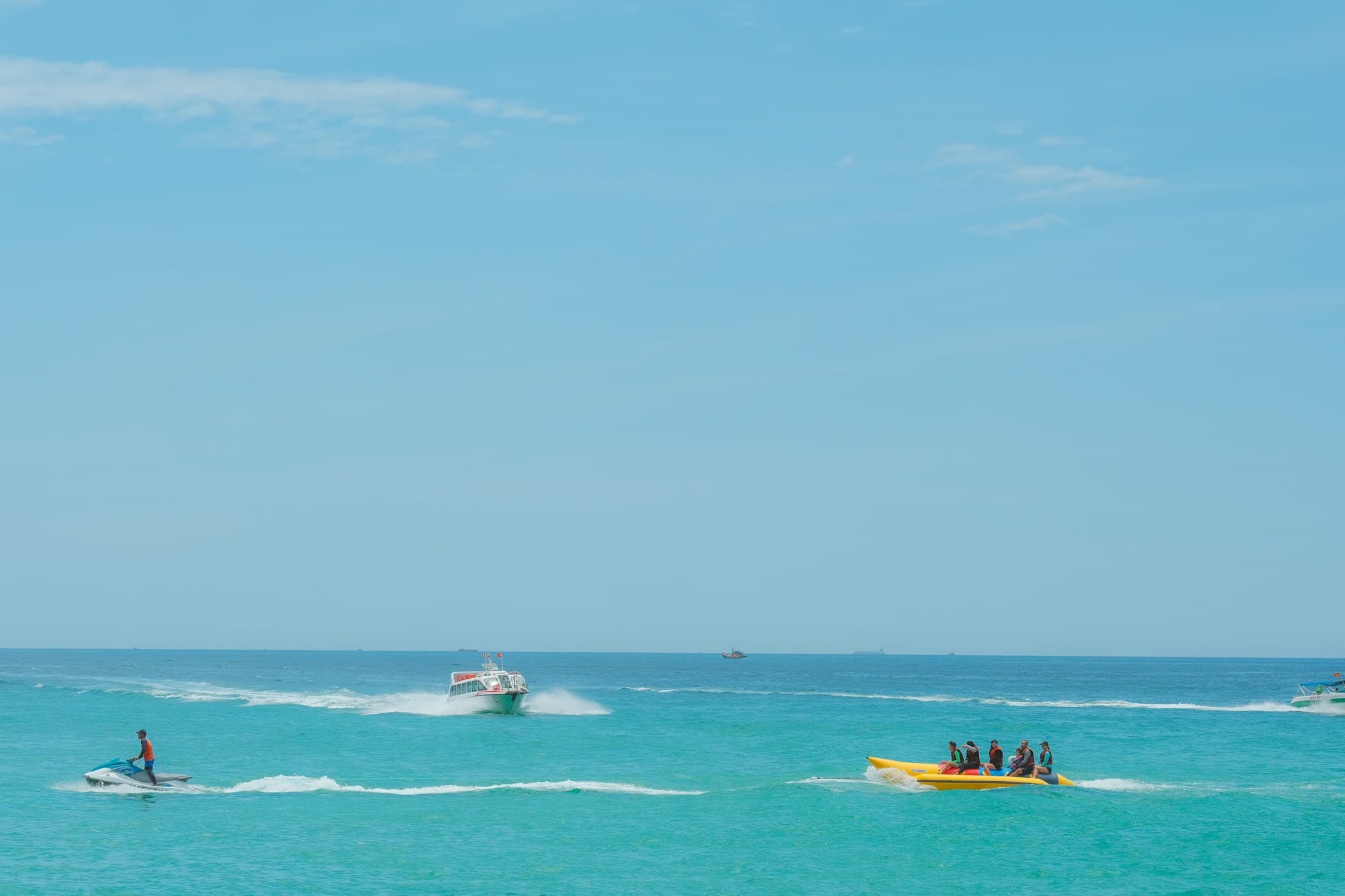 Banana Boat Private 1hr photo 5