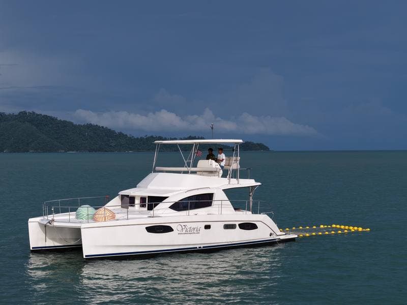 Leopard 39 Luxury Power Cat (12-15) — photo 7 of 8