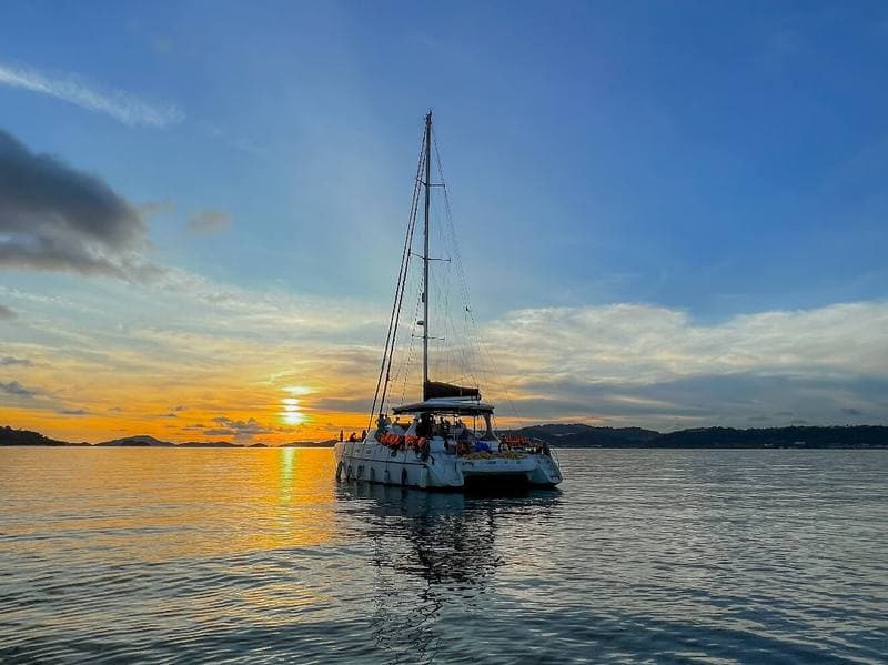 Manta Blu Sailing Cat bareboat (30) — photo 7 of 8