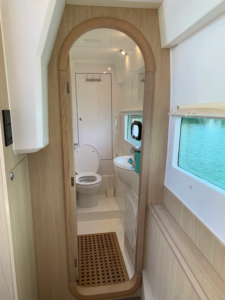 Aquila 36 Sport Cat (8), photo 6 of 7