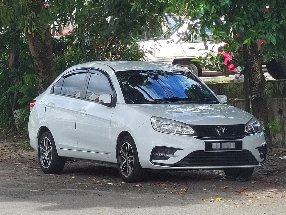 Proton Saga 1.3L exterior