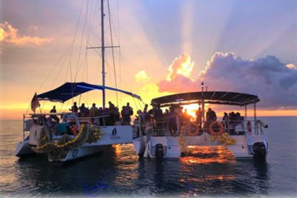 Premium Catamaran Private 4hr — up to 30 pax — photo 2 of 5
