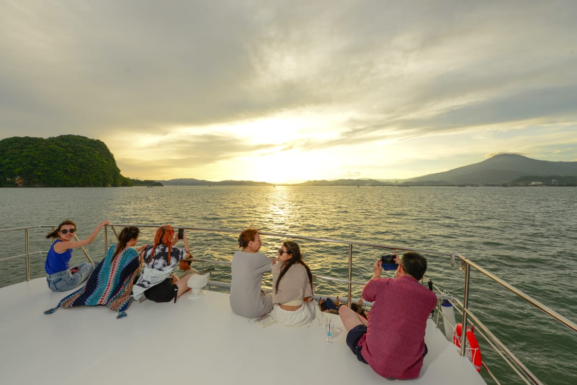 Eagle Magic 2/3 premium catamaran 4hr — photo 4 of 6