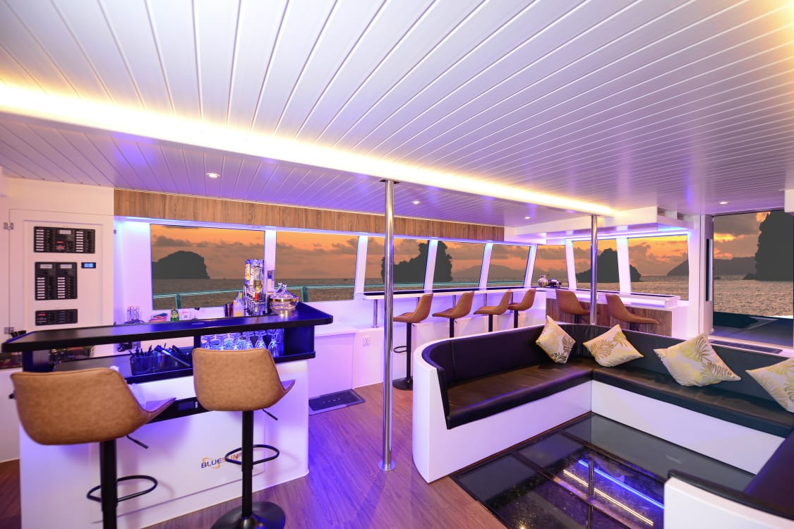 Eagle Magic 2/3 premium catamaran 4hr — photo 5 of 6