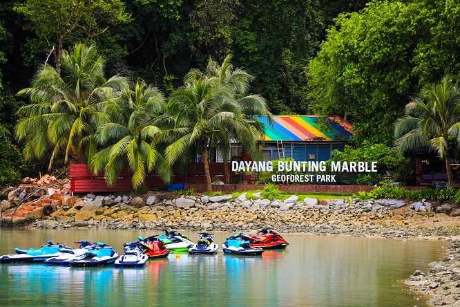 Island Hopping + Fun Fishing Private (10-20) photo 2