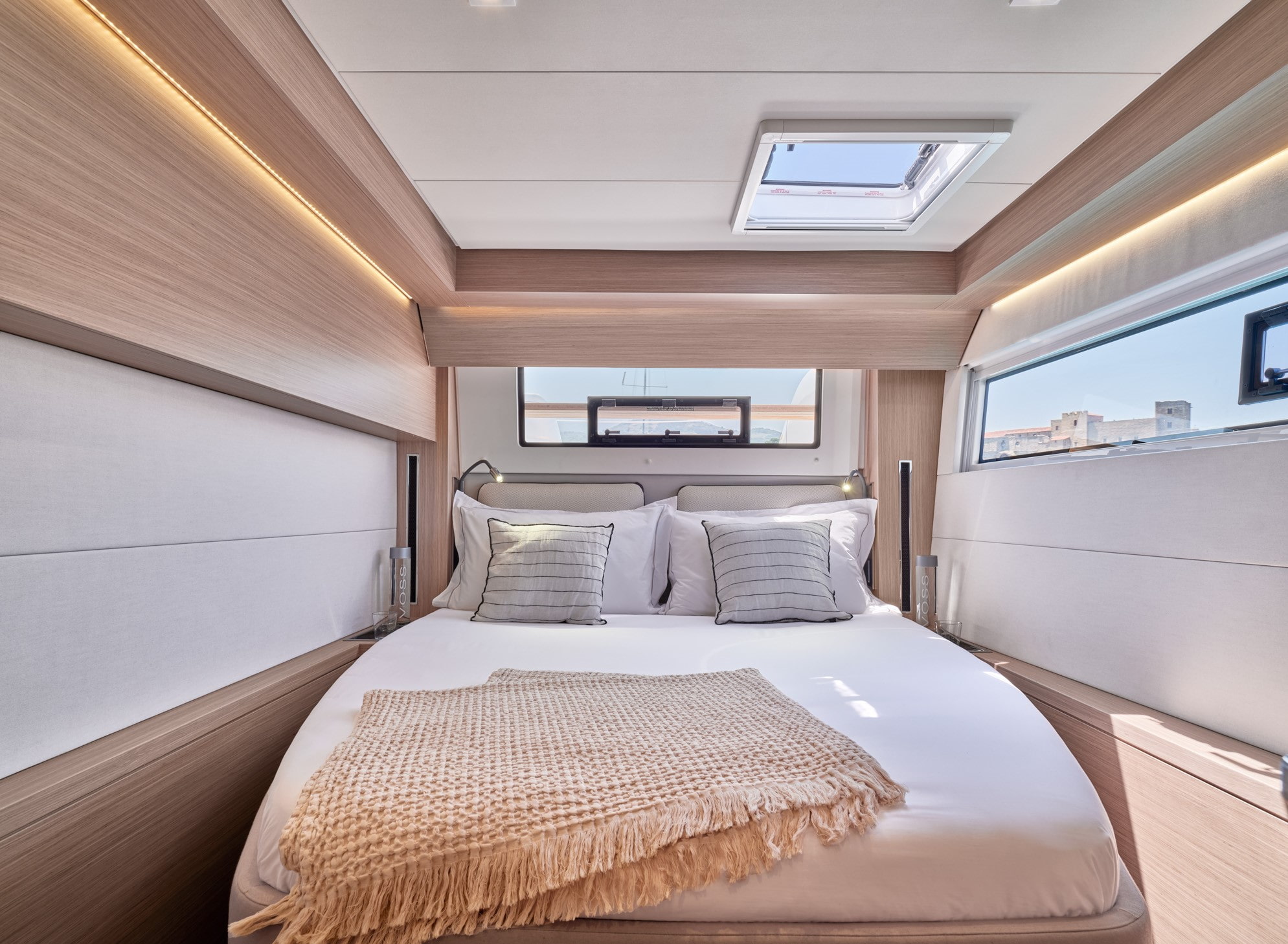 Lagoon 51 Luxury Sailing Cat bareboat (12) photo 2