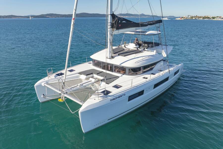 Lagoon 51 Luxury Sailing Cat bareboat (12) photo 5
