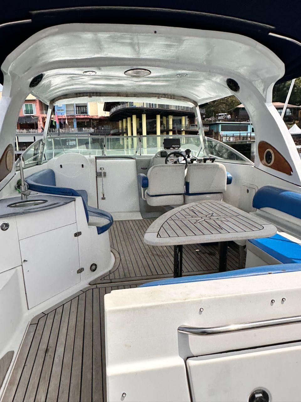 Bayliner 325 Cruiser Motor Yacht bareboat (10) photo 5