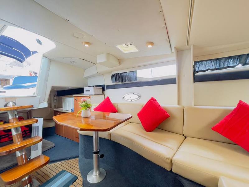 Bayliner 325 Cruiser Motor Yacht bareboat (10), photo 7 of 7