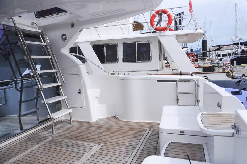 Ferretti 46 Luxury Motor Yacht (10) photo 4
