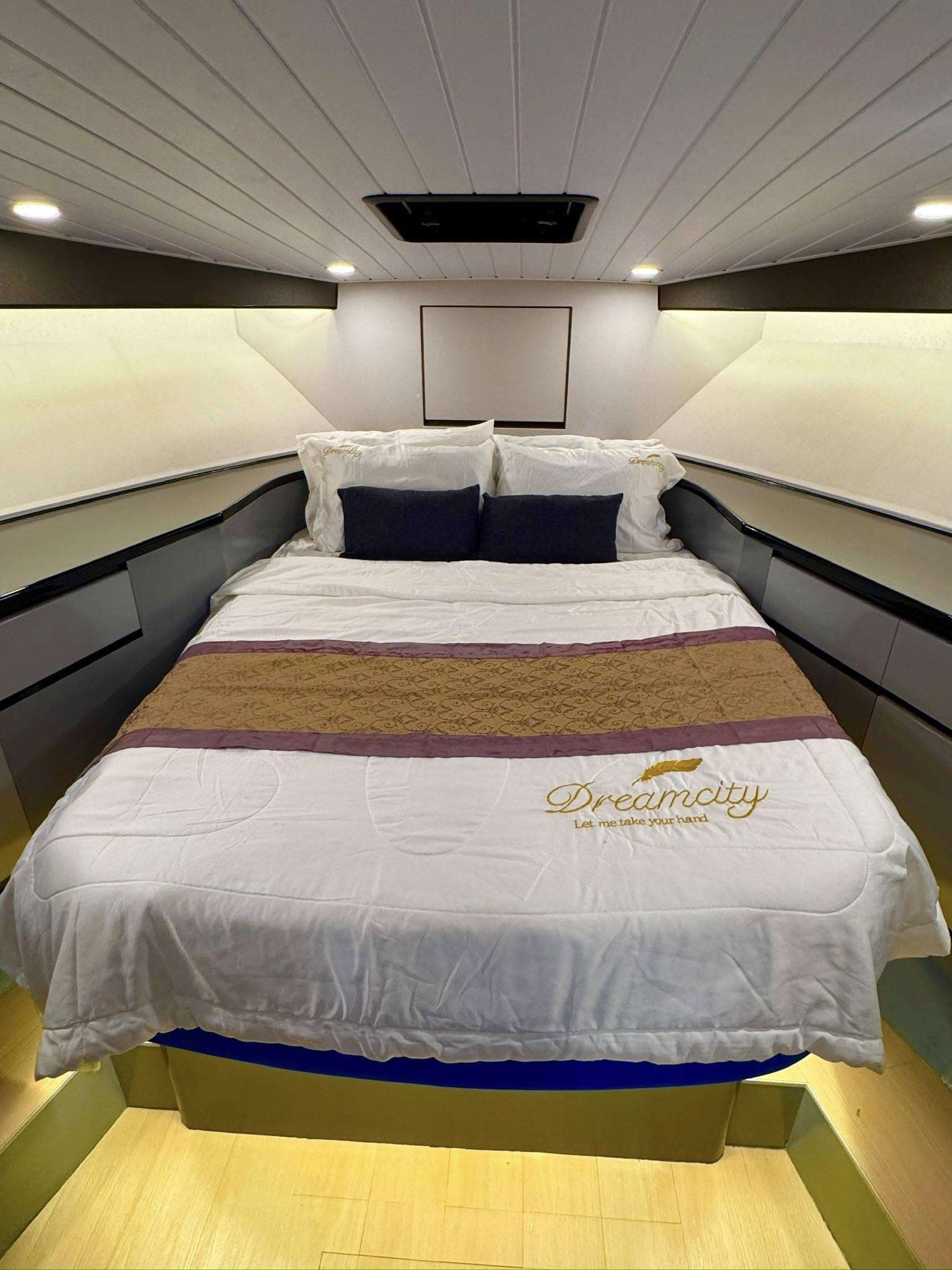 One & Only 53 Motor Yacht bareboat (33) photo 5
